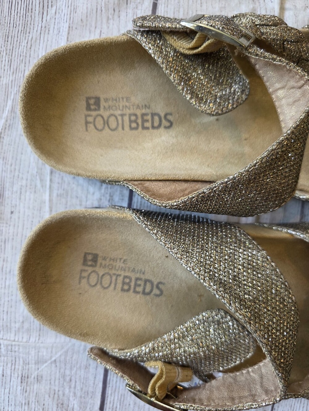 White Mountain Women's Size 10 Glittery Gold Slip On Comfort Sandals Adjustable - Picture 2 of 7